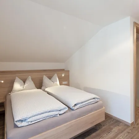 Haus Pipperger Apartmán Cadipietra
